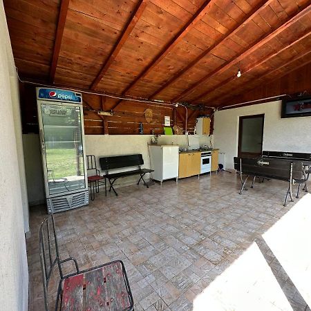 La Balta Hotel Vadu Crisului Luaran gambar